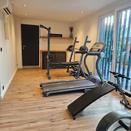 Apartman Design Jacuzzi Sauna, Salle De Sports